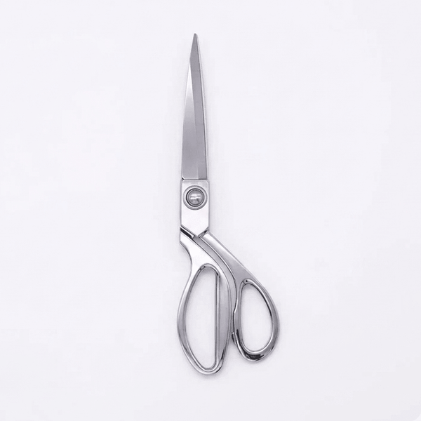 Ciseaux fins pour découpe et finition tissu habitacle voiture